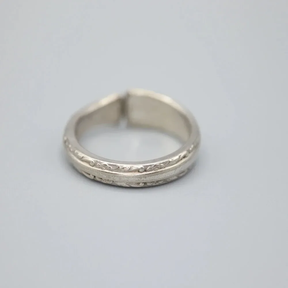 Unbranded exquisite silver
